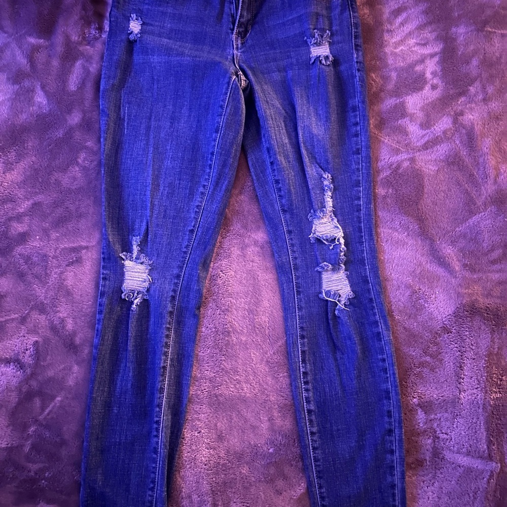 Trendy Distressed Women's Skinny Jeans in Blue